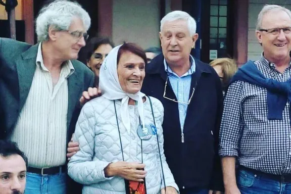 Murió Taty Almeida, la madre de Plaza de Mayo que dejó su huella en la ciudad contra la impunidad