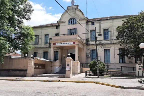 Un hombre apuñaló a su hijo y está grave