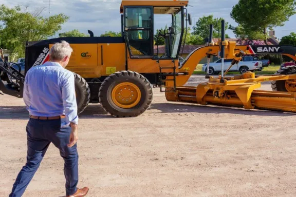 Se conocieron los oferentes para adquirir 56 máquinas viales para la provincia