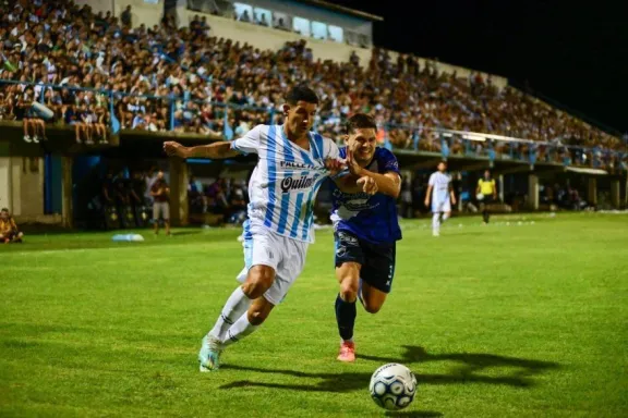 La barra "La Ocho" no podrá ingresar a los partidos de Juventud Unida