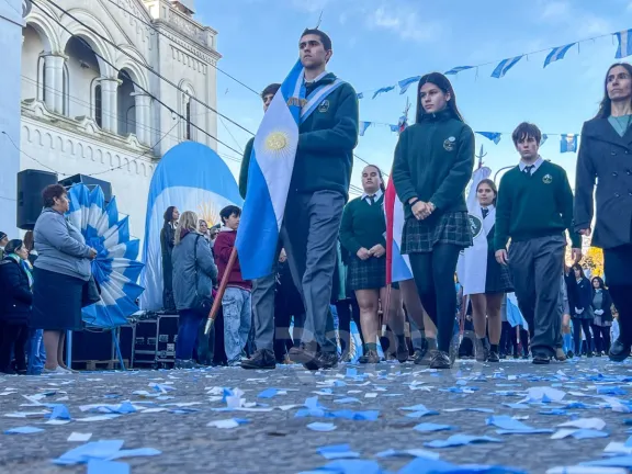 Cerca de 500 alumnos jurarán la bandera el lunes en plaza Belgrano