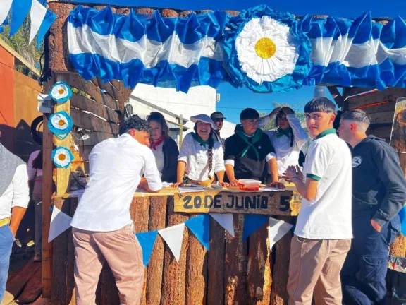 Con la Banda de Concepción del Uruguay, Pueblo Belgrano celebra el 20 de junio