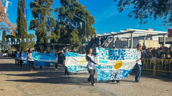 9 de Julio: quiénes desfilarán este jueves en la Costanera
