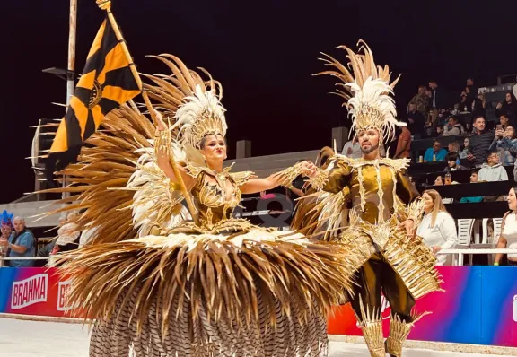 Está en marcha la segunda noche del Carnaval del País con el desafío de mejorar la convocatoria de público