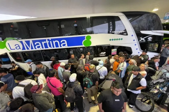 Trabajadores frutícolas concordienses viajan al sur del país