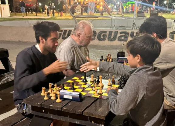 Ismael Basaldúa y Luciano Vilela ganaron un torneo de ajedréz en el Munilla