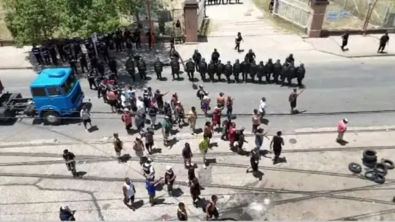 Hubo seis detenidos y policías heridos tras incidentes en el puerto de Concepción del Uruguay