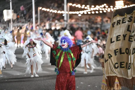 Los Corsos Populares Matecito cerraron enero a pura fiesta