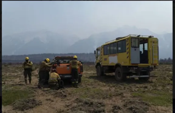 Los brigadistas de Entre Ríos combatirán incendios forestales durante un mes en Chubut
