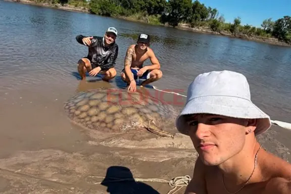 Pescaron una raya de casi 100 kilos en el arroyo Feliciano