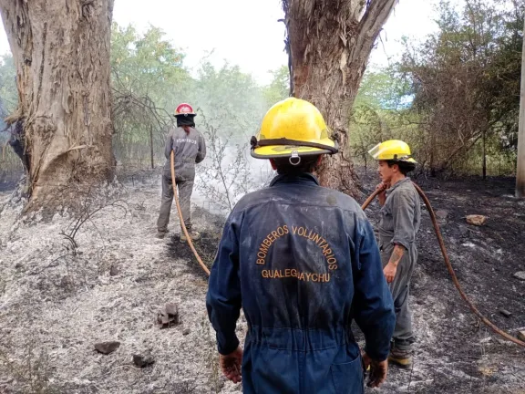 Casi media docena de incendios pusieron en alerta a Bomberos