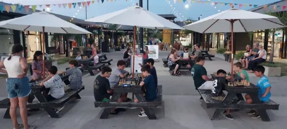 Continúa el torneo de ajedréz en el Mercado Munilla