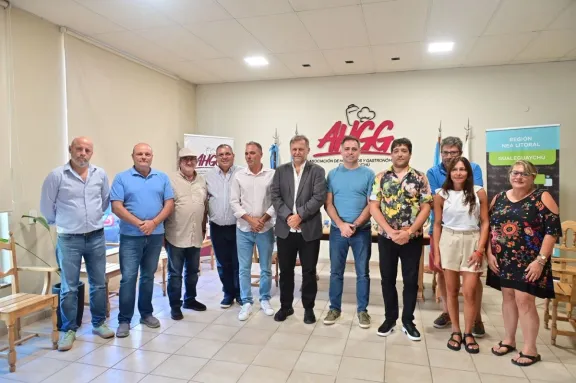 La Asociación de Hoteleros y Gastronómicos de Gualeguaychú recibió al presidente de FEHGRA