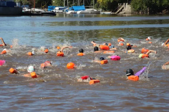 Amancay Vera y Nicolás Rodríguez se coronaron en el Campeonato de Aguas Abiertas