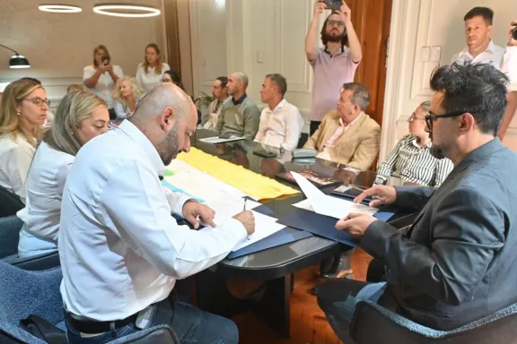 Gualeguaychú firmó un acuerdo de hermanamiento con Entrerríos, Colombia