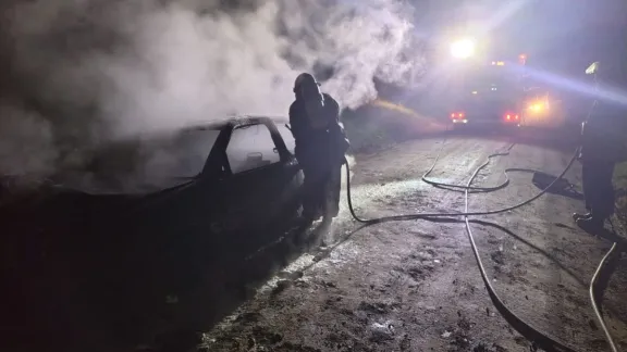 Un vehículo se incendió esta noche en barrio Maestra Piaggio