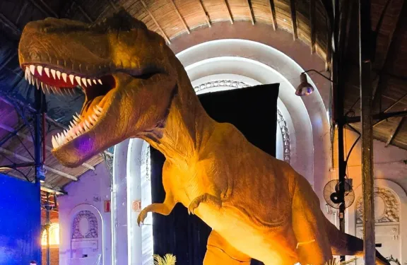La muestra "Viven Dinosaurios" abre hoy en los Galpones del Puerto