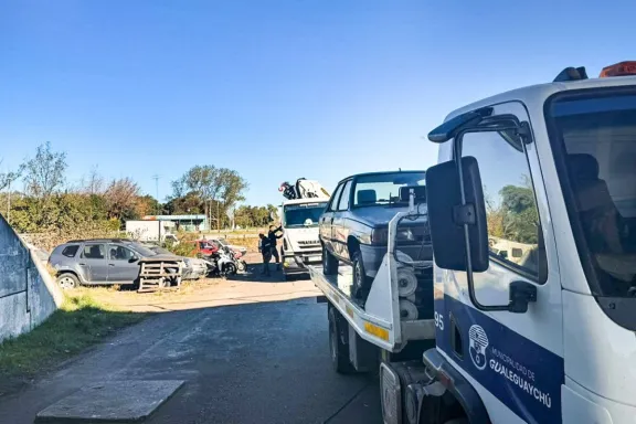 Ya trasladaron más de 100 vehículos desde el acceso sur a la UP9