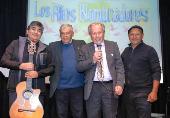 Larroque celebra el 25 de Mayo con la prosa y el paisaje que pinta Roberto Romani
