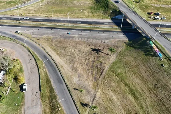 Trasladaron el "cementerio de autos" de acceso a la UP9
