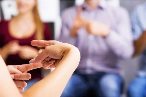 They will hold an Argentine Sign Language workshop at the "Rodolfo García" Library