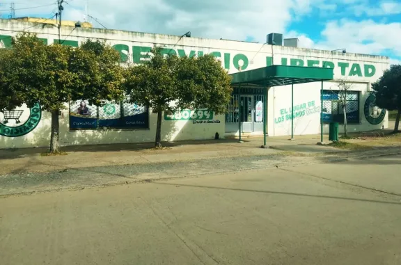 La Policia investiga el robo de un millón y medio de pesos y mil dólares de un autoservicio