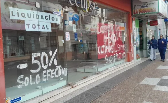 "Es más lo que se gasta que lo que entra": la crisis golpea al comercio de Gualeguaychú