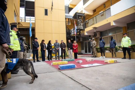 Destacan el operativo de secuestro de casi 261 kilos de cocaína en Feliciano