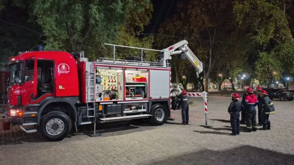 Bomberos realizaron una práctica de instrucción operativa sobre autobombas