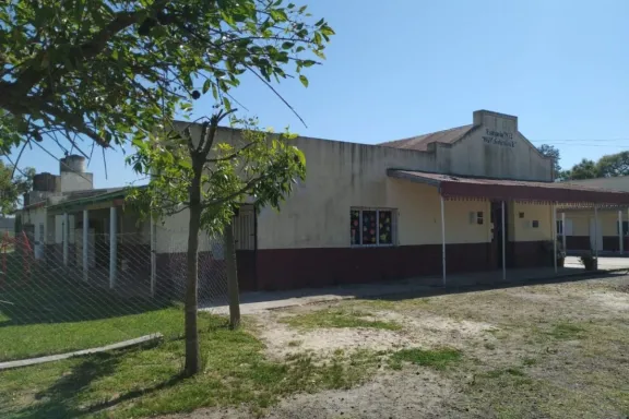 Dos oferentes pujan por las obras de mejora para una escuela de Ceibas con 250 estudiantes