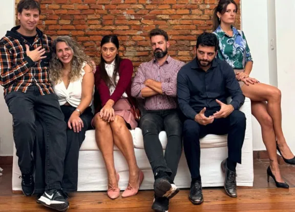 Vuelve el Teatro: la obra Bajo Terapia será presentada este domingo en el Instituto Magnasco