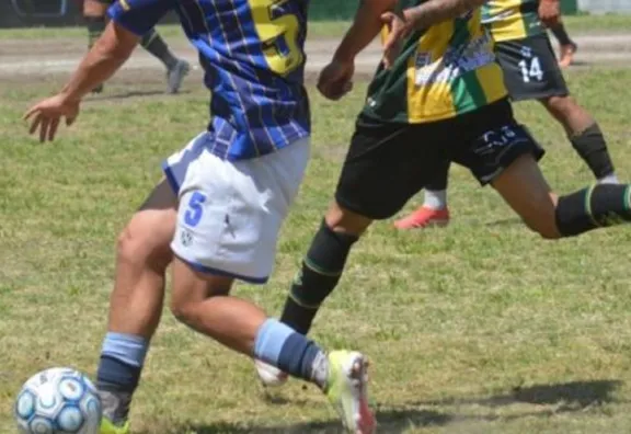 Juventud Urdinarrain le ganó a Camioneros y se mantiene como escolta