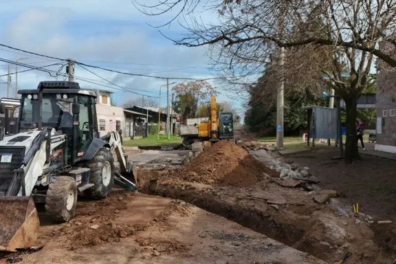 Con demoliciones y nuevas conexiones, avanza la recuperación de calle Perigan
