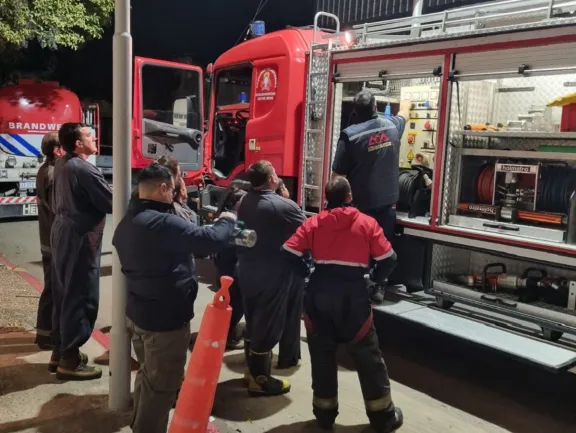 Bomberos concretaron otra práctica de instrucción operativa en los móviles 39 y 40