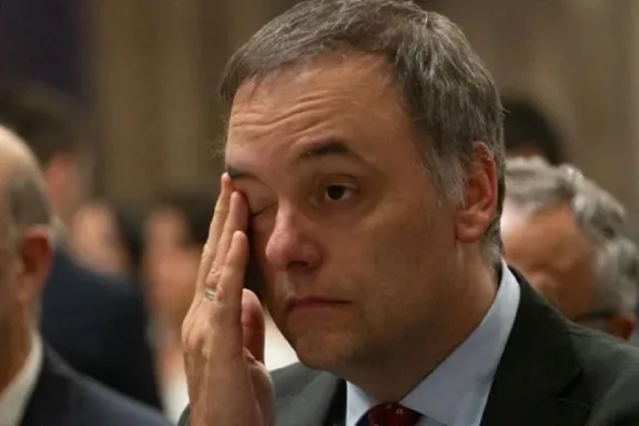 "Efecto Kueider" en el Senado. La oposición dialoguista quita respaldo y el cargo de Adorni pende de un hilo