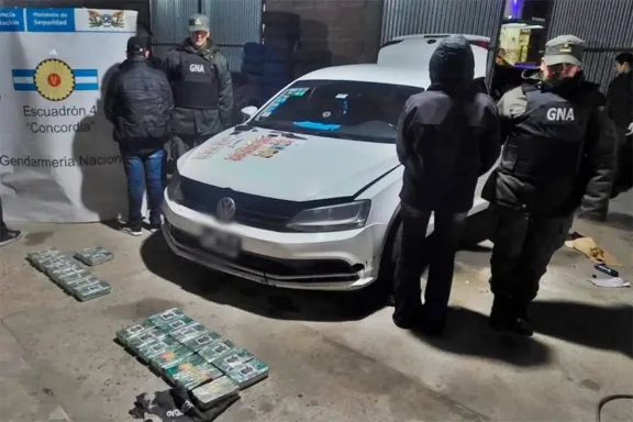 Secuestraron 24 kilos de cocaína ocultos en un auto y detuvieron a un entrerriano