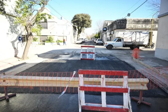 La Municipalidad aceleró el bacheo con asfalto en caliente y reparó nueve tramos en un solo día