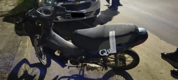 Una joven fue detenida tras evitar un control y agredir a policías