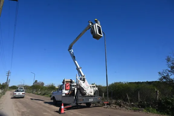 Extienden la iluminación LED en Calle de las Tropas para mejorar la seguridad