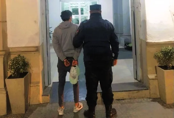 Cayó un ladrón que robó una bicicleta amenazando con una cuchilla