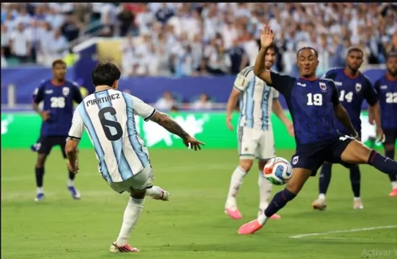 Con el bautismo mundialista del Licha Martínez, Argentina sufrió y le ganó a Cabo Verde