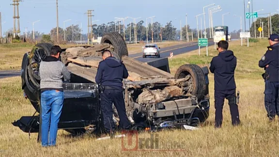 Un uruguayo que juega en Unión volcó en Urdinarrain