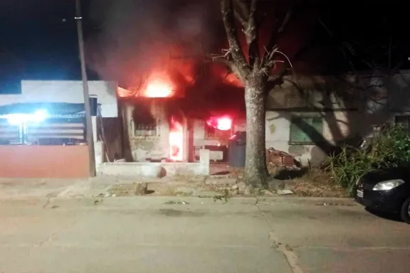 Un hombre se descompensó y murió tras ver su casa consumida por un incendio en Concepción del Uruguay