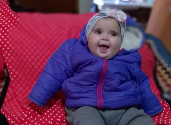 La esperanza de Emma: evaluarán una compleja cirugía a corazón abierto para mejorar su calidad de vida