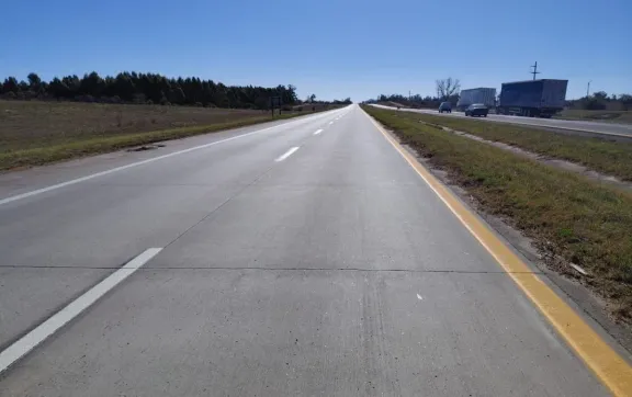 Ejecutan obras en la ruta 14 desde Colonia Elía hacia Colón