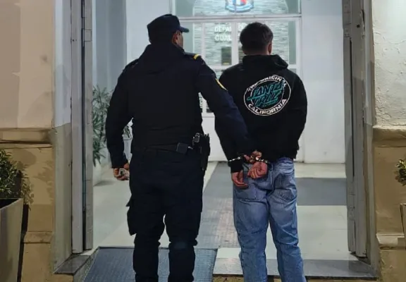 Tres aprehendidos por disturbios y resistencia a la autoridad durante la madrugada en Gualeguaychú