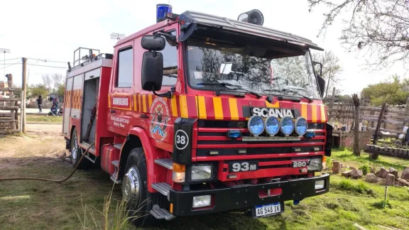 Bomberos controlaron un incendio en una vivienda de la zona sur