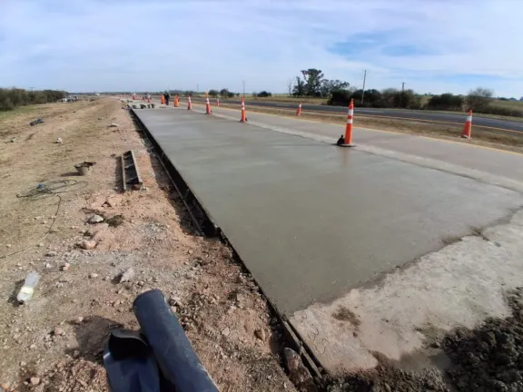 Reconstruyeron lozas de la ruta 14 en Gualeguaychú