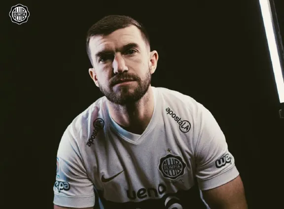 Tim Payne, la sensación del Mundial ya es nuevo compañero del gualeguaychuense Alfaro en Olimpia