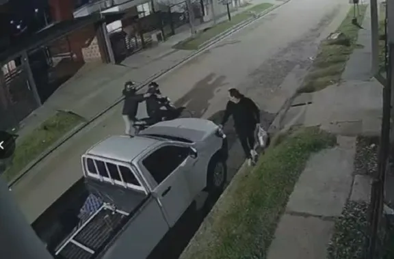 A cuatro días del violento asalto al comerciante los motochorros siguen libres